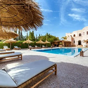 riad-yanitri-piscine-chauffee.essaouirahotels.net/